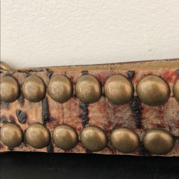 JEWELED BRASS STUDDED GOLD METALLIC LEATHER BELT - Picture 3 of 16